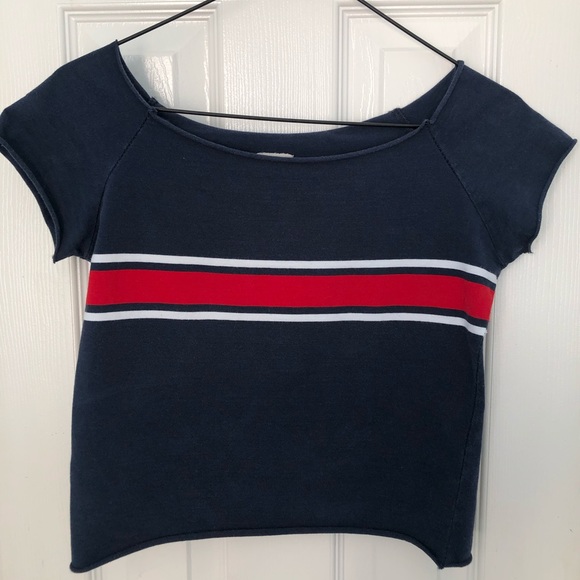Brandy Melville Rin Crop Top (John Galt) || Trendy - Picture 3 of 5